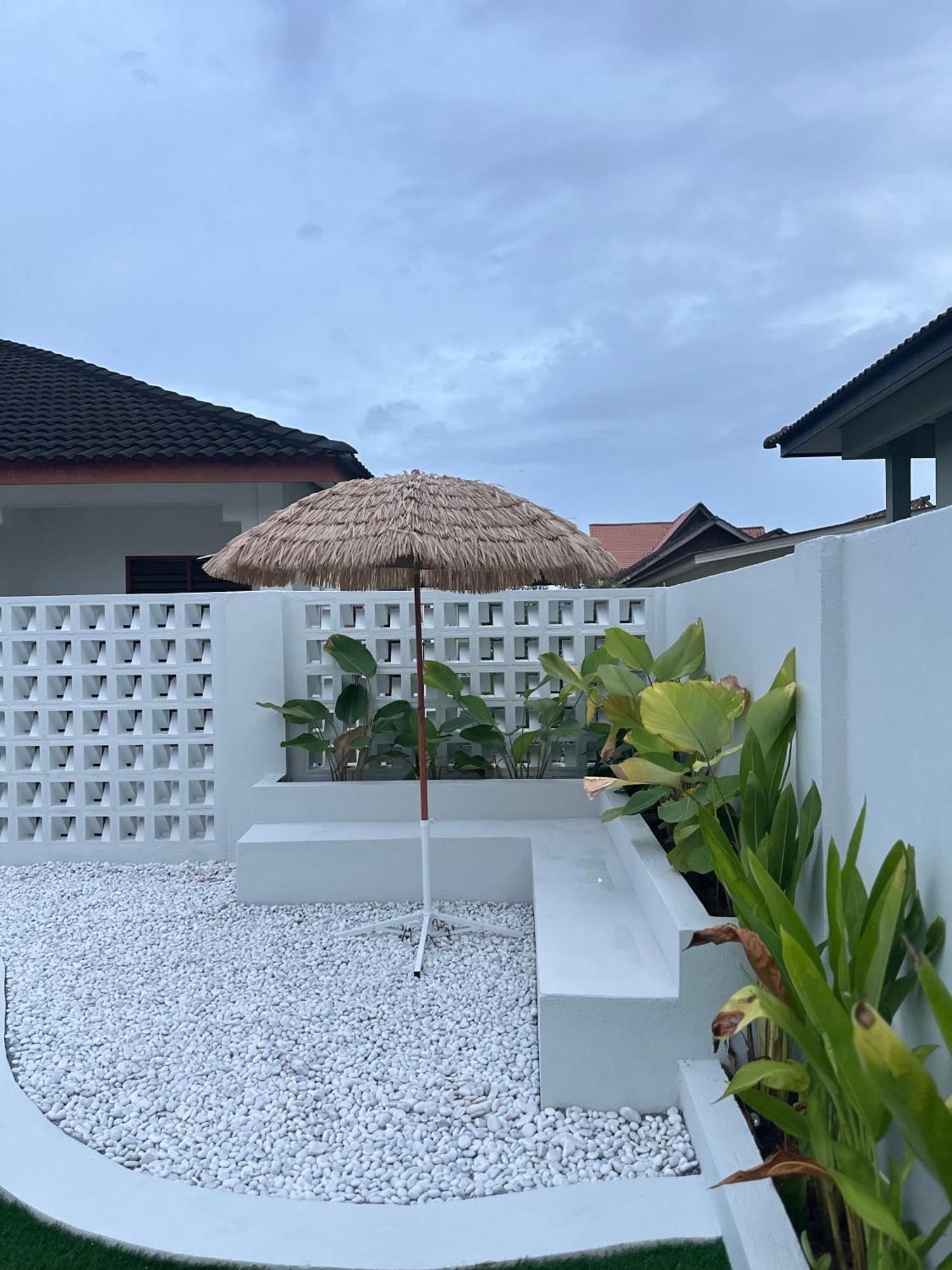 Home In Terengganu With Private Pool Kuala Terengganu Exterior foto